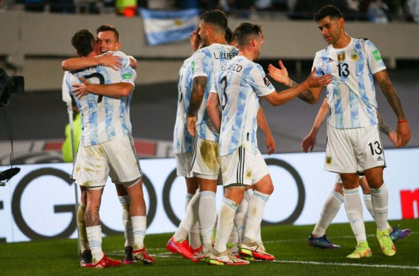  Argentina y una soberbia actuación, goleando a Uruguay en el clásico rioplatense por las Eliminatorias