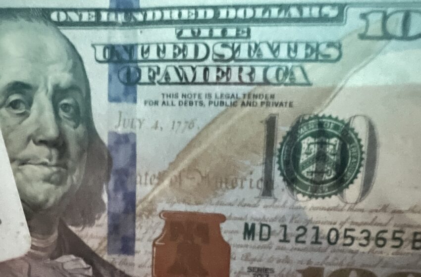  El dólar blue bajó $ 16 al compás del viaje de Batakis 